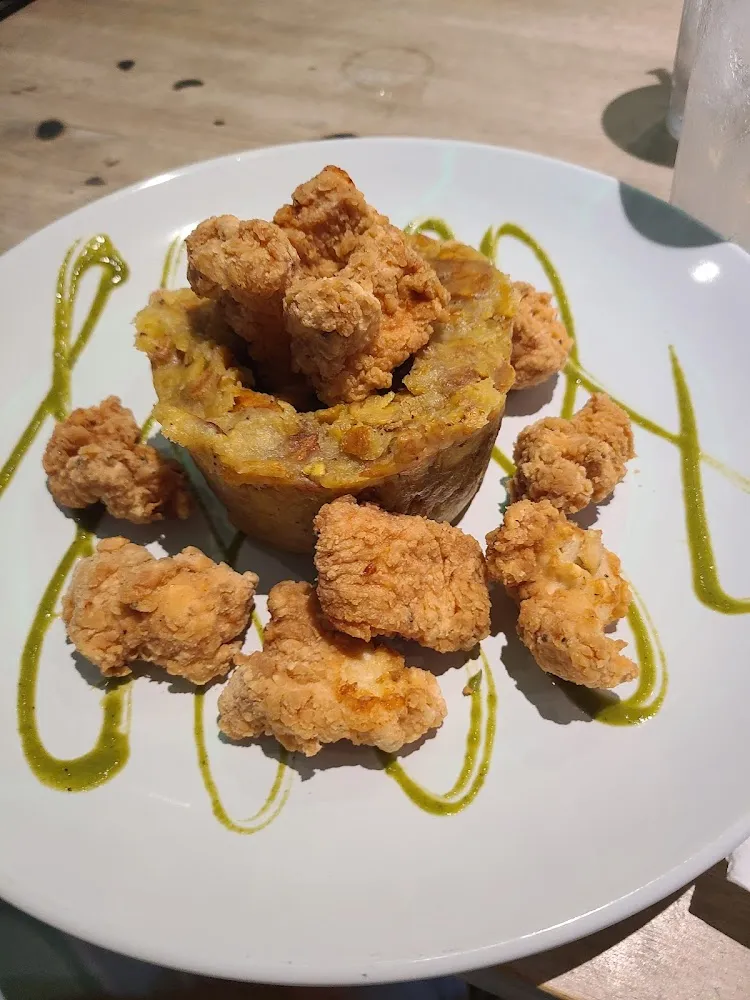 Mofongo Con Chicharron De Pollo